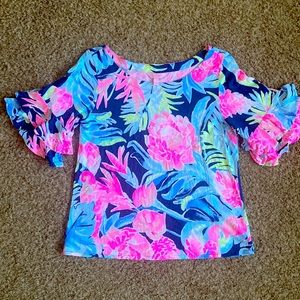 Lilly Pulitzer top with ruffled sleeves soft pima cotton Sz L